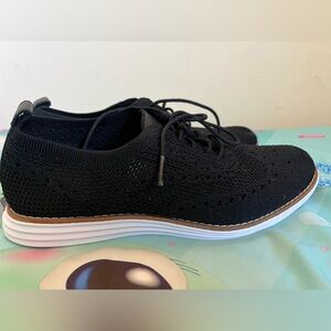 Cole Haan woman Black Flats